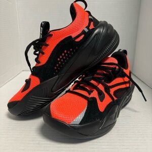 PUMA BOYS SIZE 5.5 US
